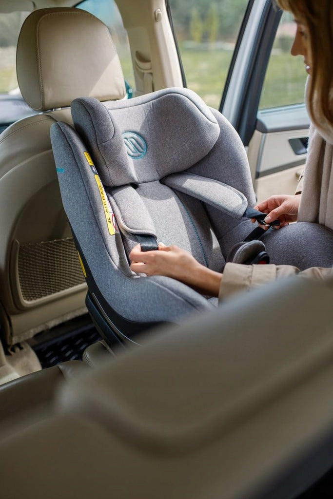 Autokrēsliņš „Avionaut AeroFIX RWF Smart“ (0–18,5 kg), ar skatu pretēji braukšanas virzienam (Test+)