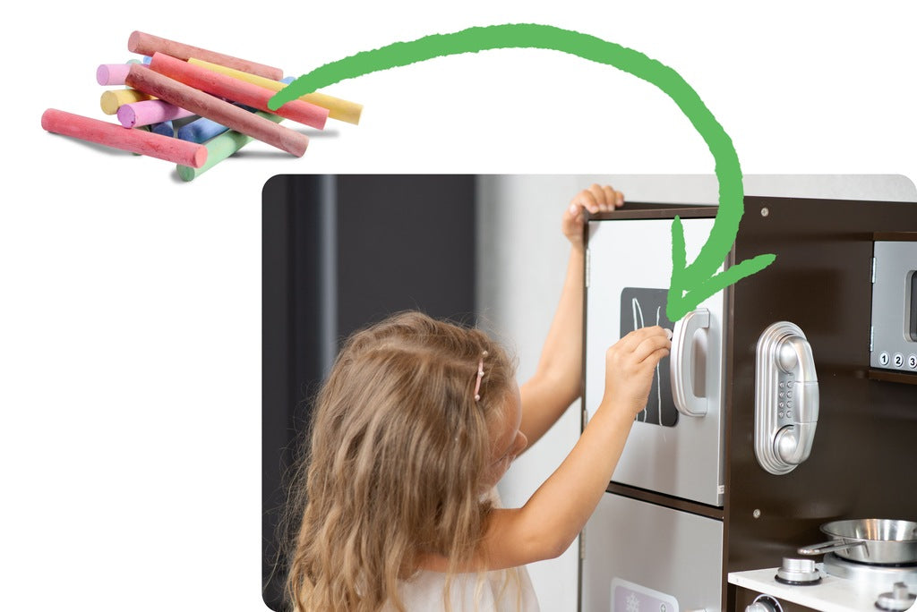 Koka virtuve bērniem, liela retro stila plīts, LED gaisma, tāfele