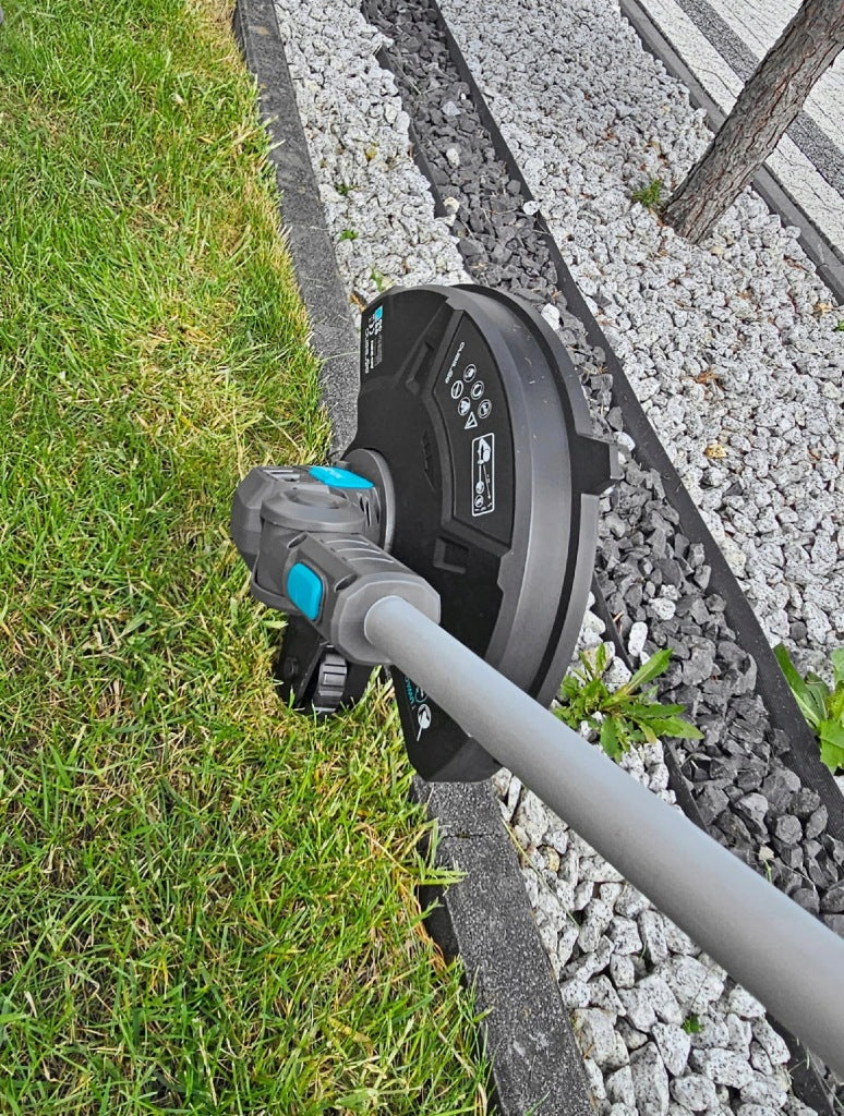 30 cm akumuliatorinė krūmapjovė su 2 Ah AG220