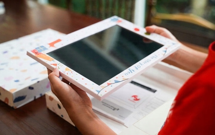 10,1 colio skaitmeninis nuotraukų rėmelis su WiFi ryšiu ir atspaudais, baltas